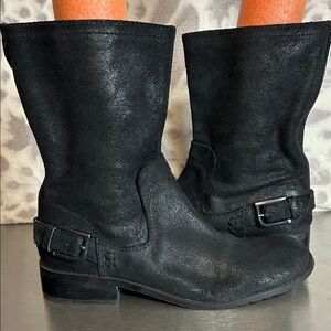 Fergie Murano black suede Mid Calf round toe boot 9.5